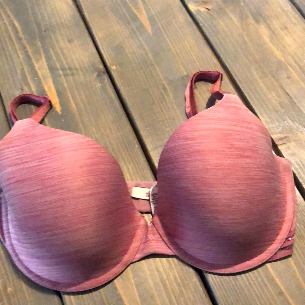 VICTORIA’S SECRET BRA- Size 34DD- Gently Worn
